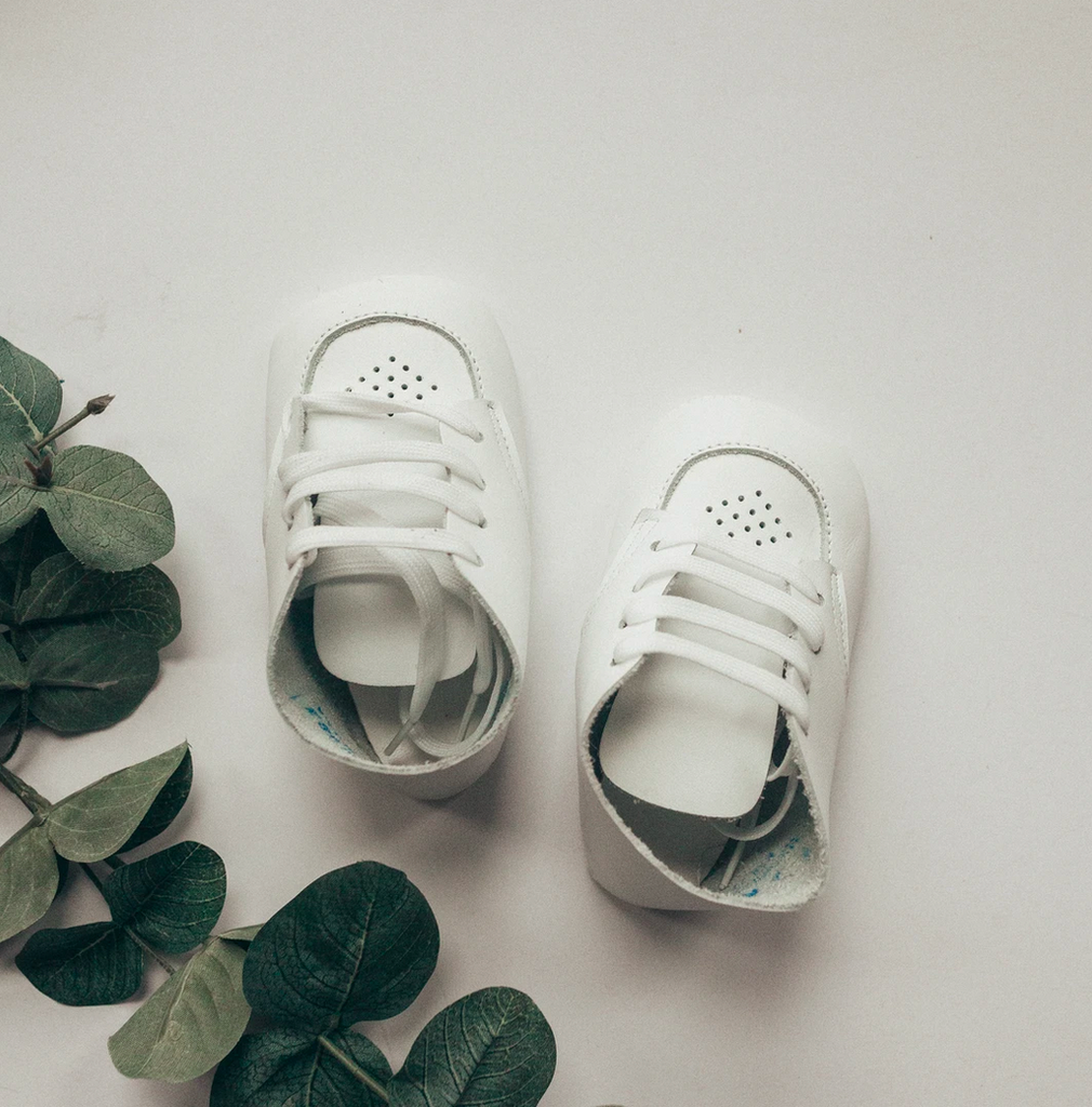 kepner-scott sweet pea crib shoe in white